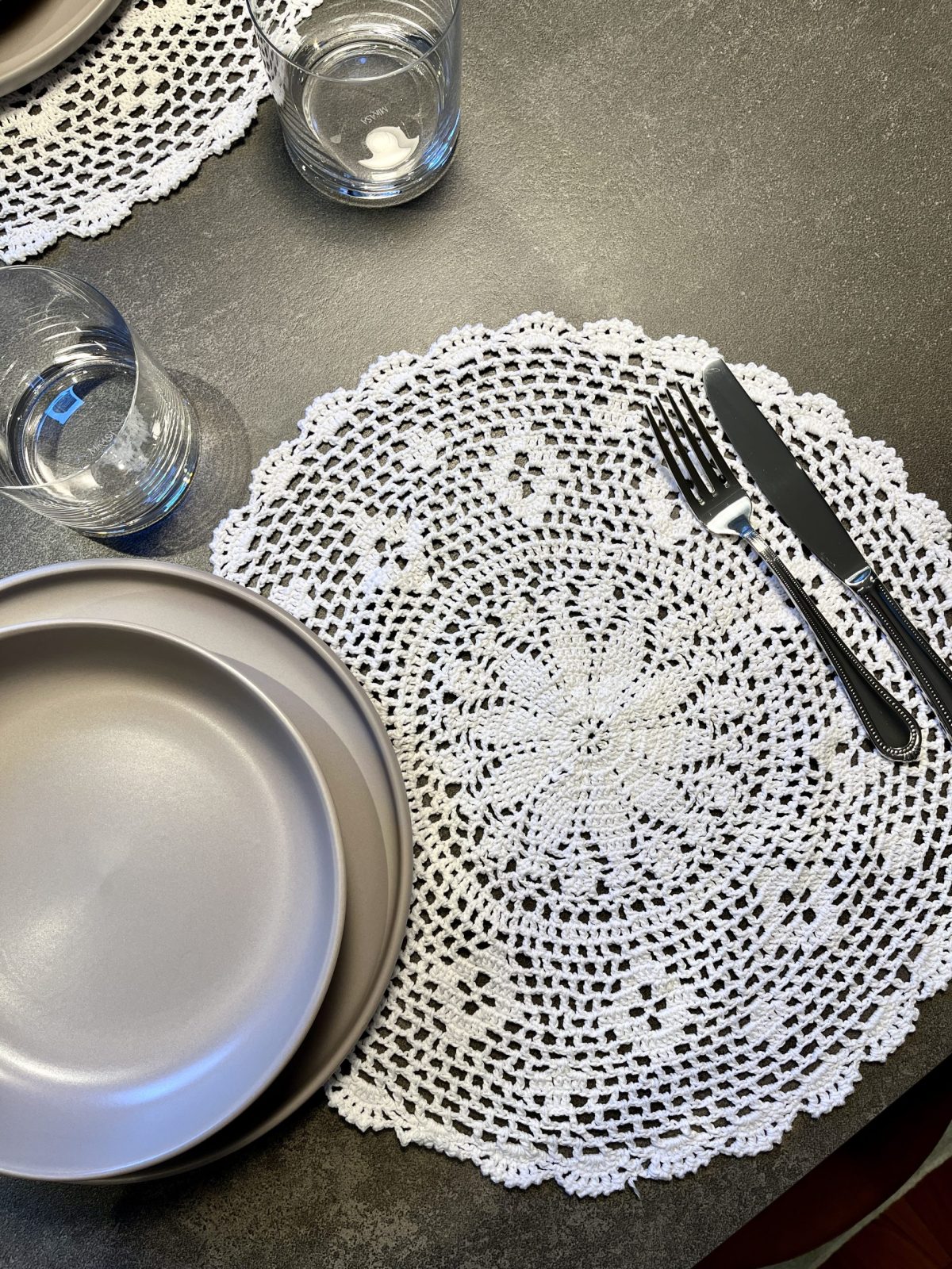 Contessa Crochet Round Placemat 17" - set of 2 - Image 1
